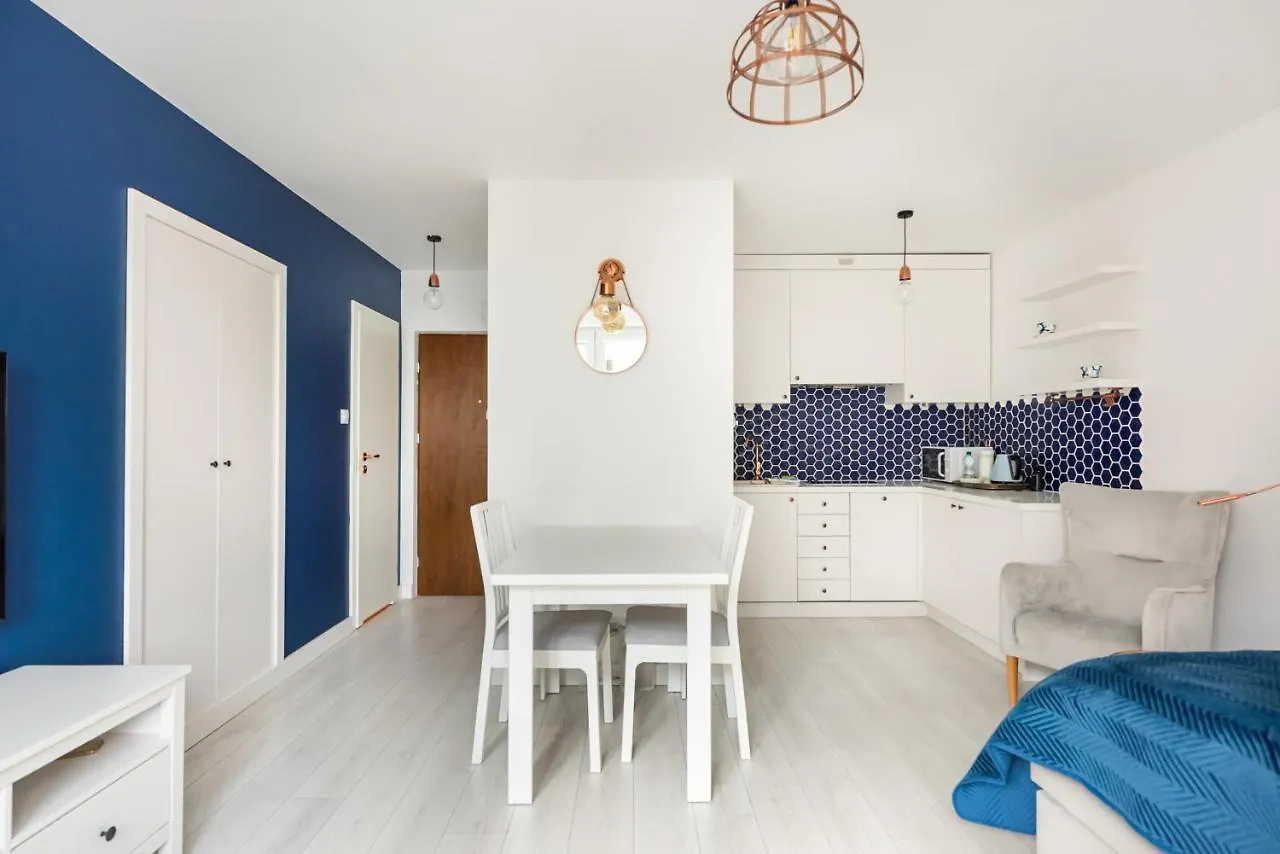 Zlota Blue Modern Studio Warschau Polen